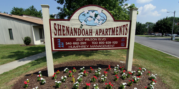 Shenandoah Apartments Exterior Sign